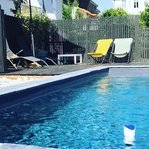 https://appartement-dco-avec-jardin-et-piscine.hotels-rhonealpes.com